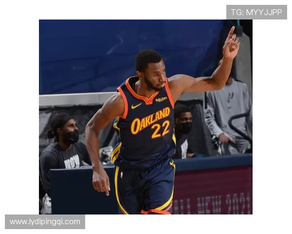 瓦塞尔上半场表现惊艳5投全中三分球2中2轻松拿下14分 瓦塞尔上半场表现惊艳5投全中三分球2中2轻松拿下14分